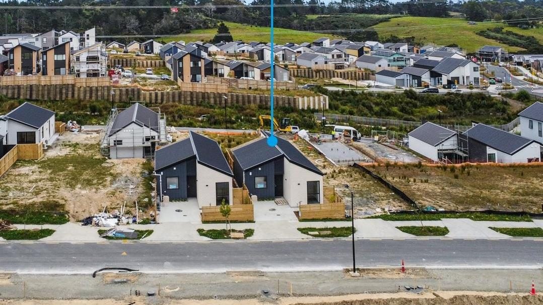 27 Paretao Street, Massey, Auckland - Carousel 1