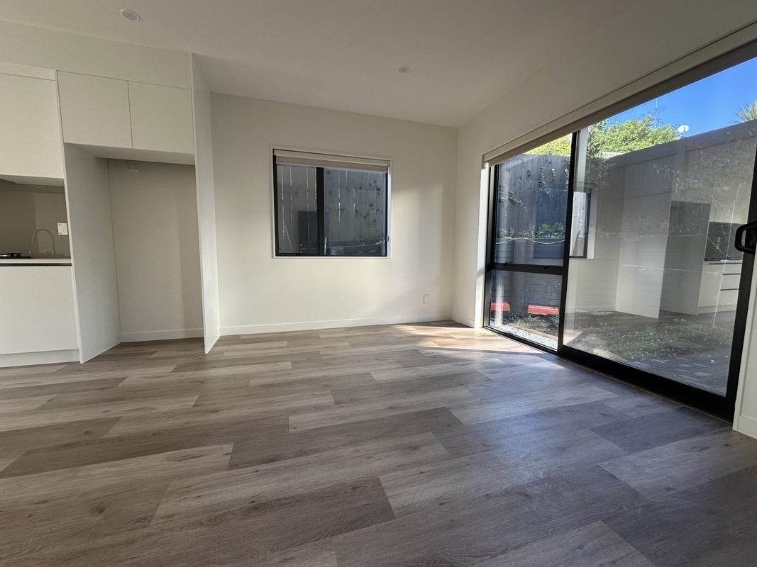 31C Diana Drive, Glenfield, Auckland - Carousel 2