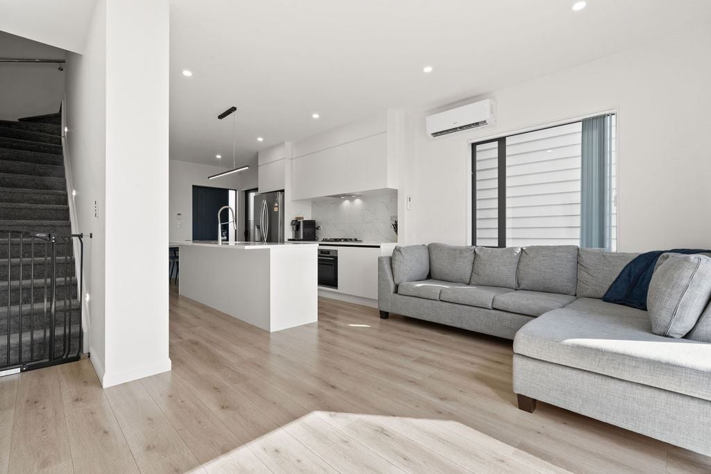50 Parahau Road, Ardmore, Auckland - Carousel 1