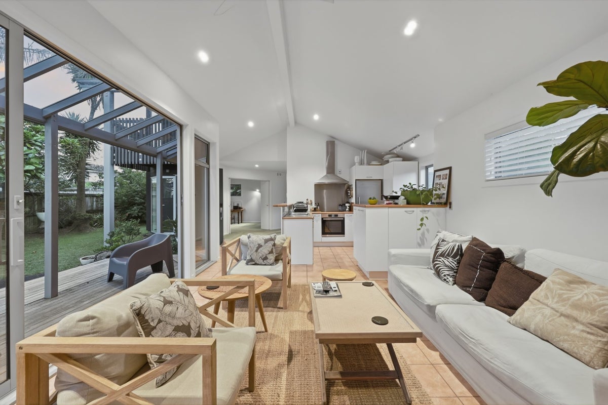 22A Walker Road, Point Chevalier, Auckland City, Auckland - Carousel 2
