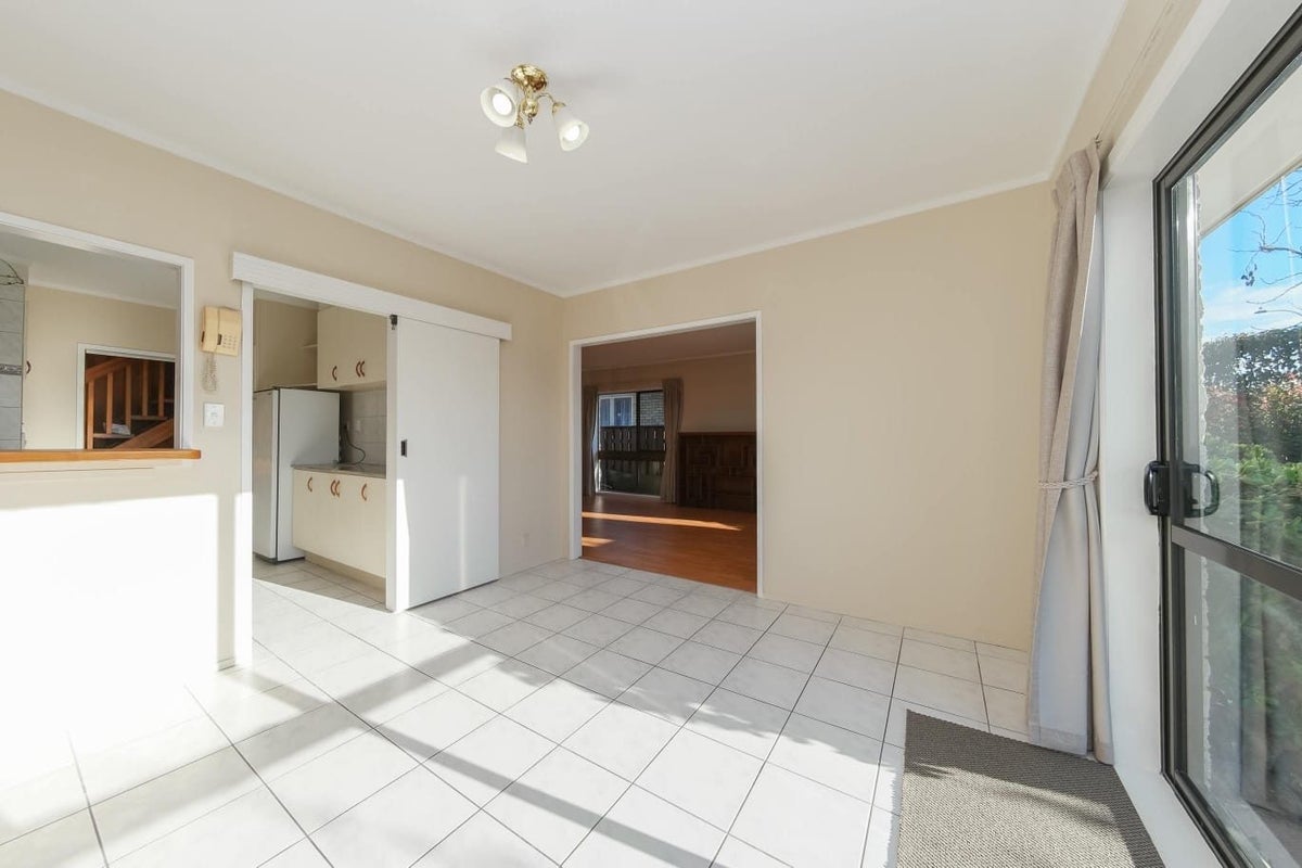 47 Sandspit Road, Cockle Bay, Auckland - Carousel 2