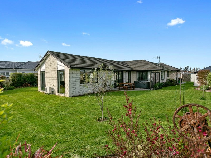 55 Jarrett Terrace, Leamington, Cambridge - Carousel 1