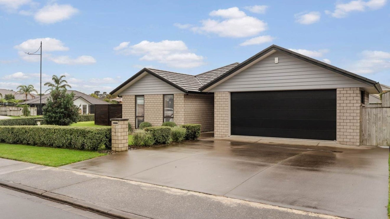 1 Glennron Lane, Waiuku, Waiuku - Carousel 1