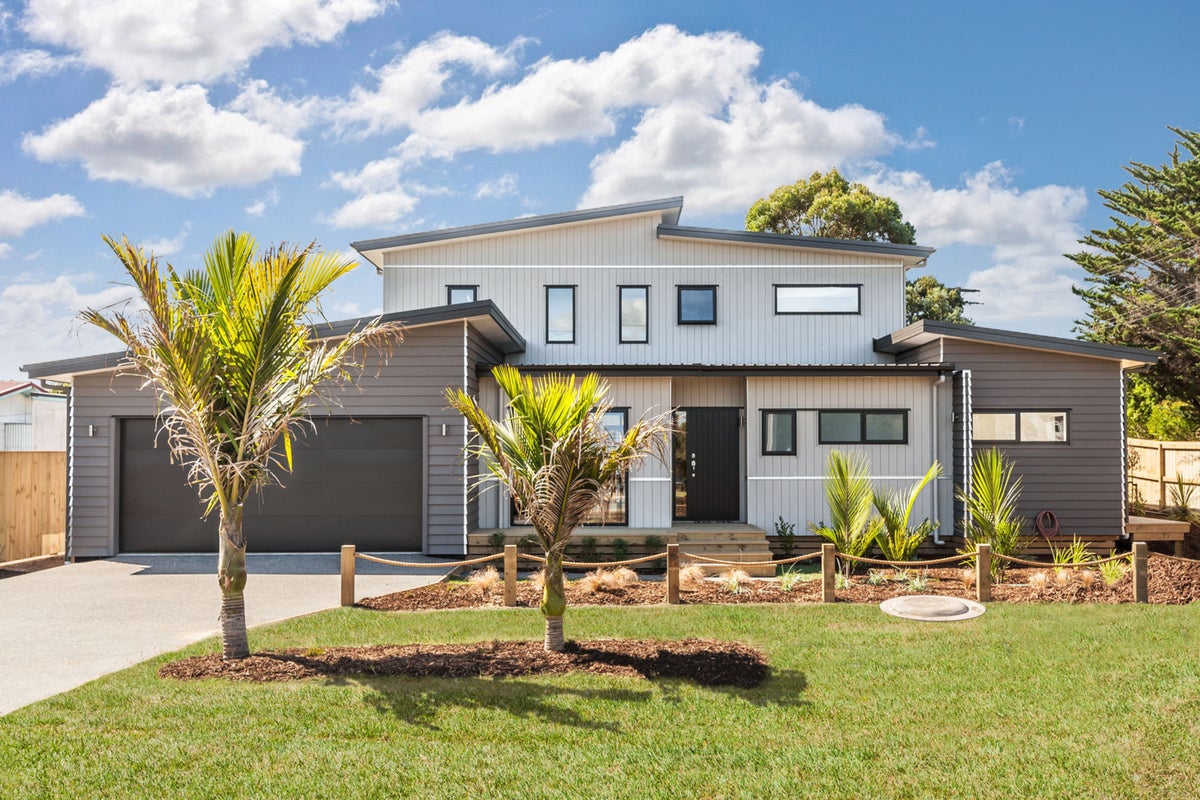 40 Nikau Road, Oneroa, Waiheke Island - Carousel 2