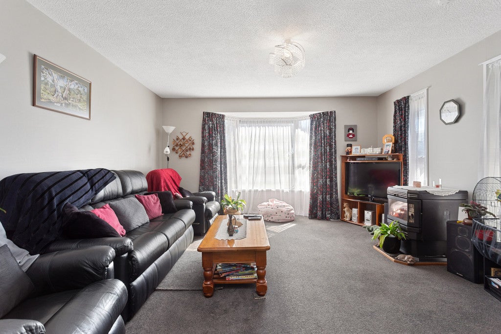 2/2 Castile Place, Belfast, Christchurch - Carousel 2