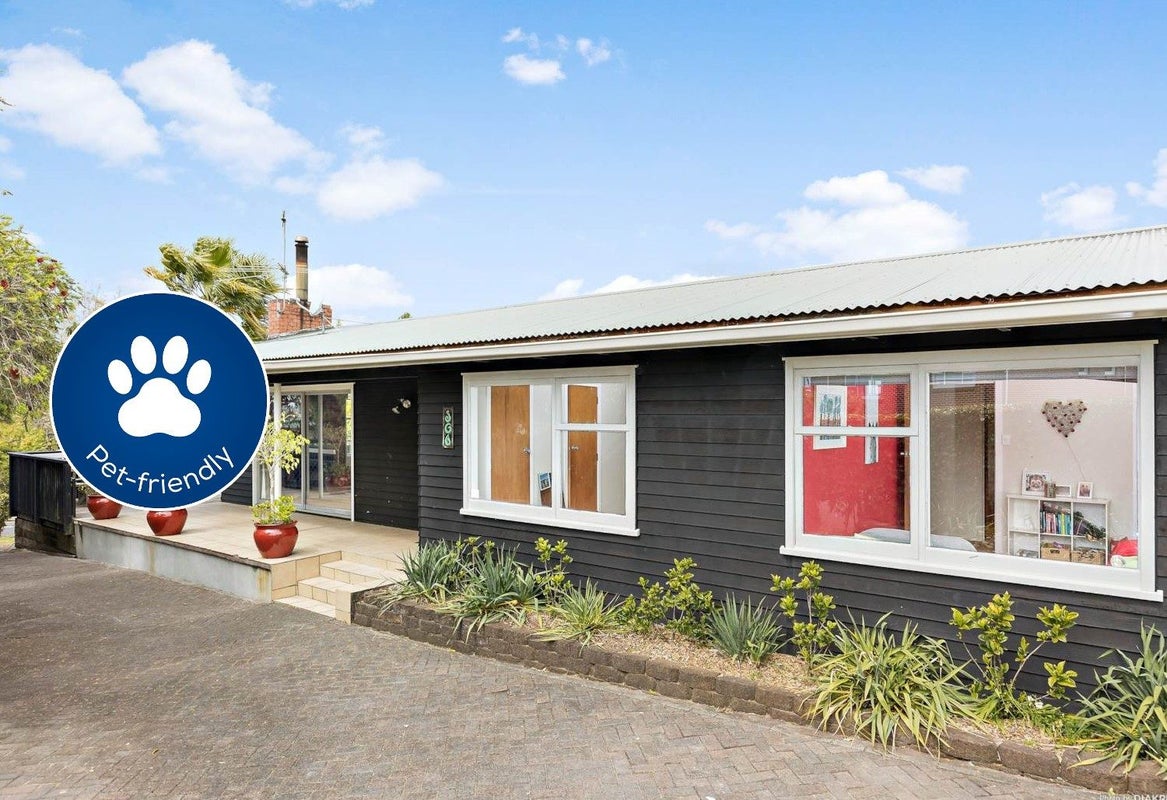 77 Willerton Avenue, New Lynn, Auckland - Carousel 1