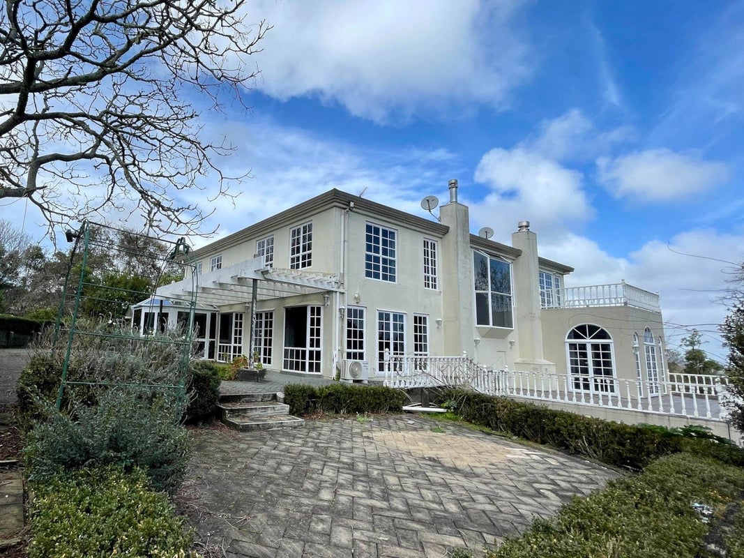 12 Polo Prince Drive, Totara Park, Manurewa - Carousel 1