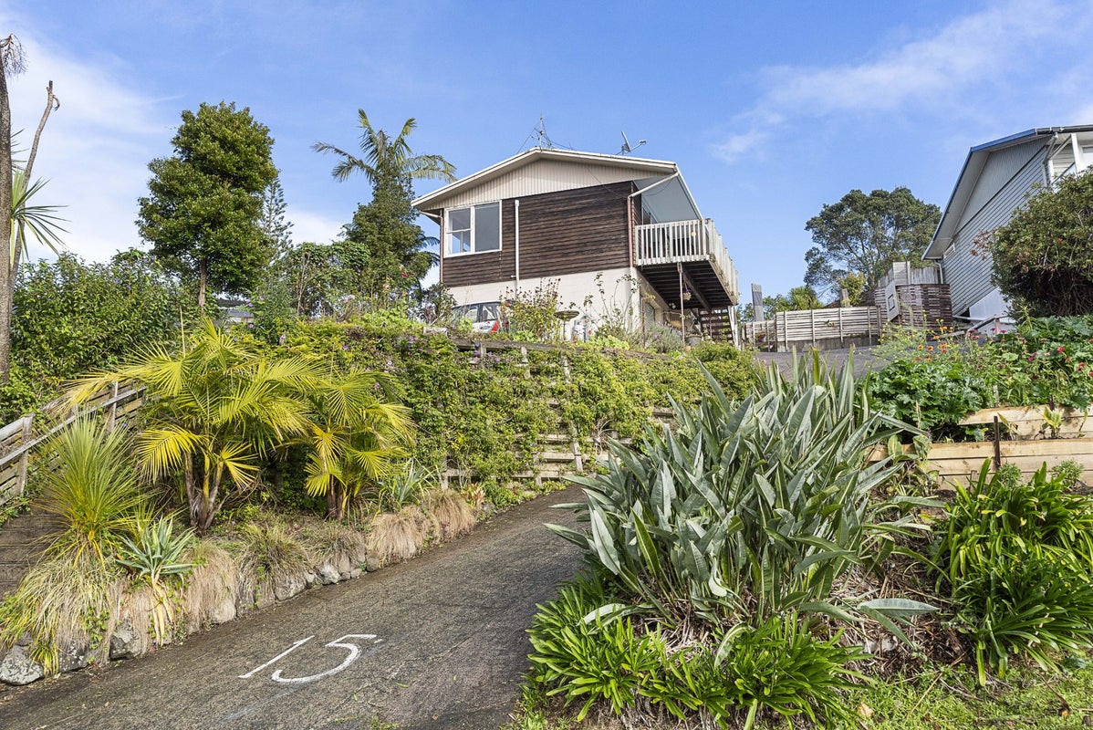 15 Bishopgate Street, Birkdale, Auckland - Carousel 1