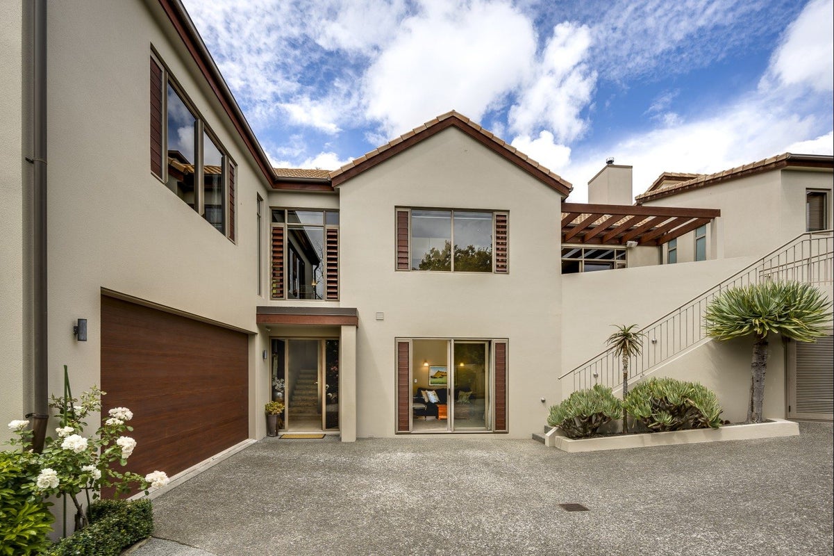 17 Shortland Place, Havelock North, Havelock North - Carousel 1