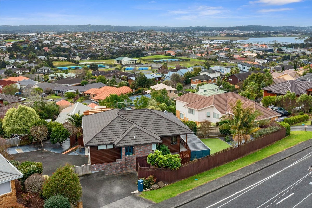 98 Luckens Road, West Harbour, Auckland - Carousel 2
