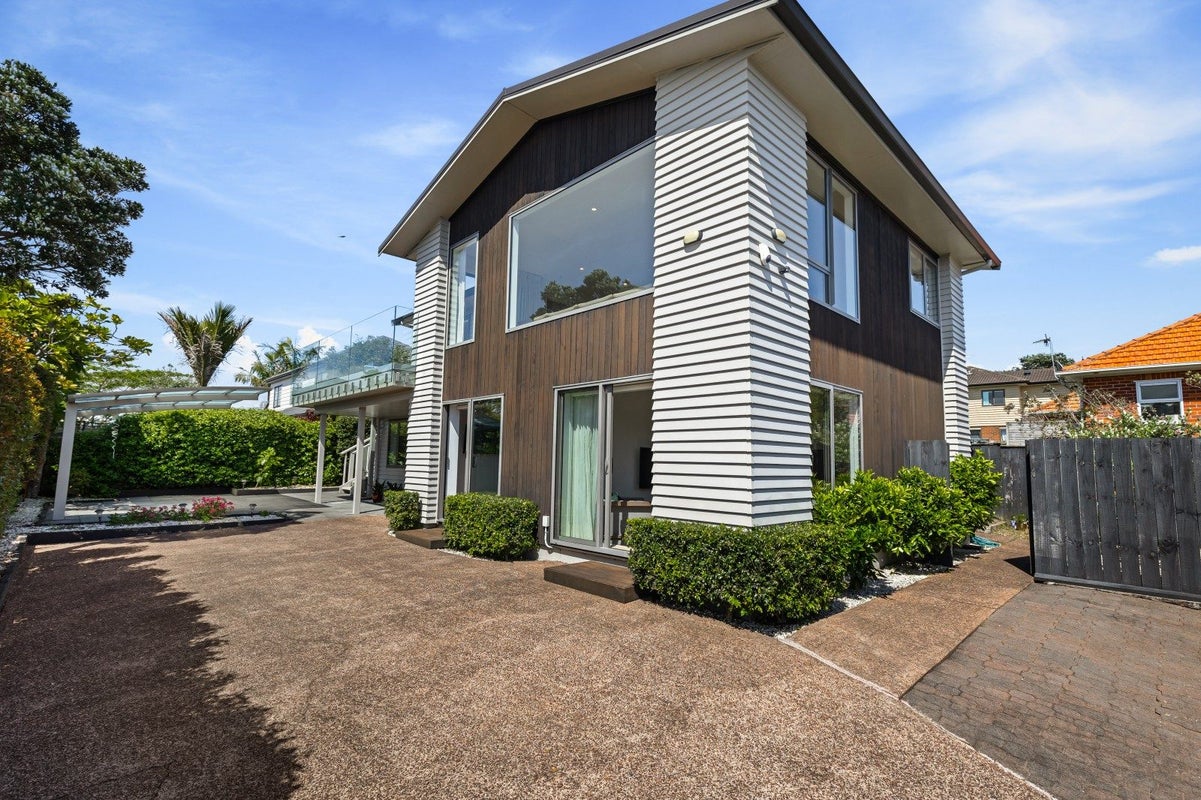 23A Achilles Crescent, Narrow Neck, Auckland - Carousel 1