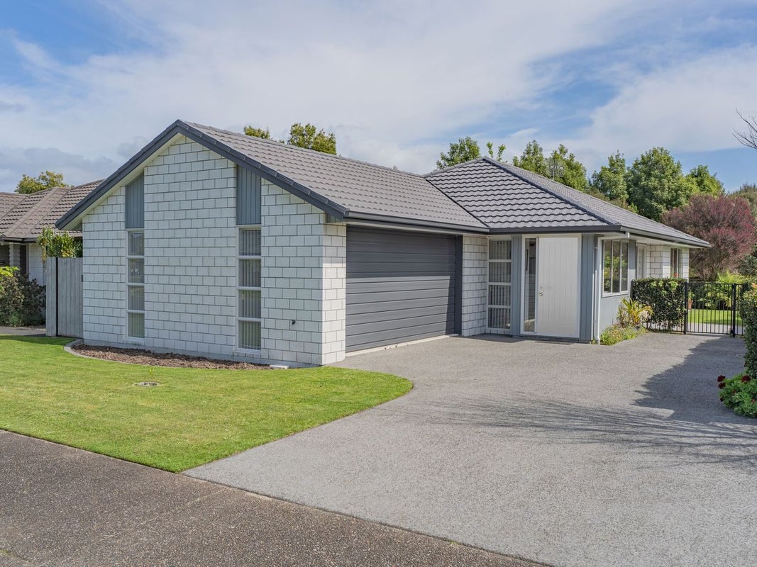 99 Landing Drive, Pyes Pa, Tauranga - Carousel 1