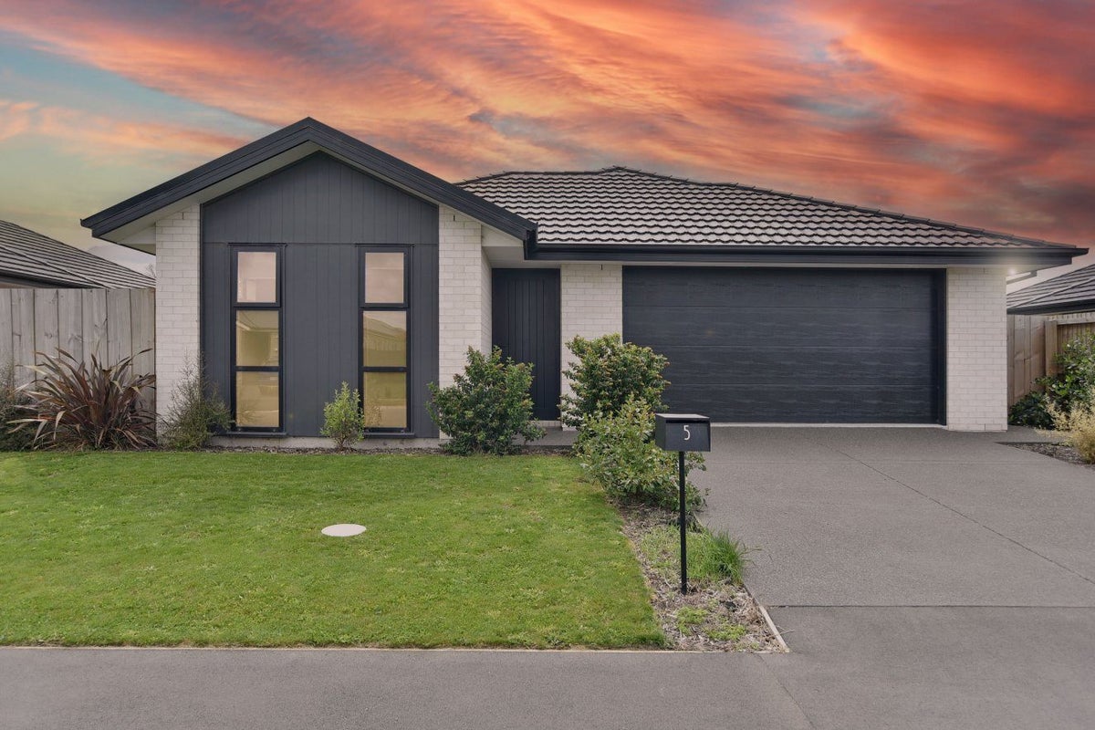 5 Bill Hammond Drive, Belfast, Christchurch - Carousel 1