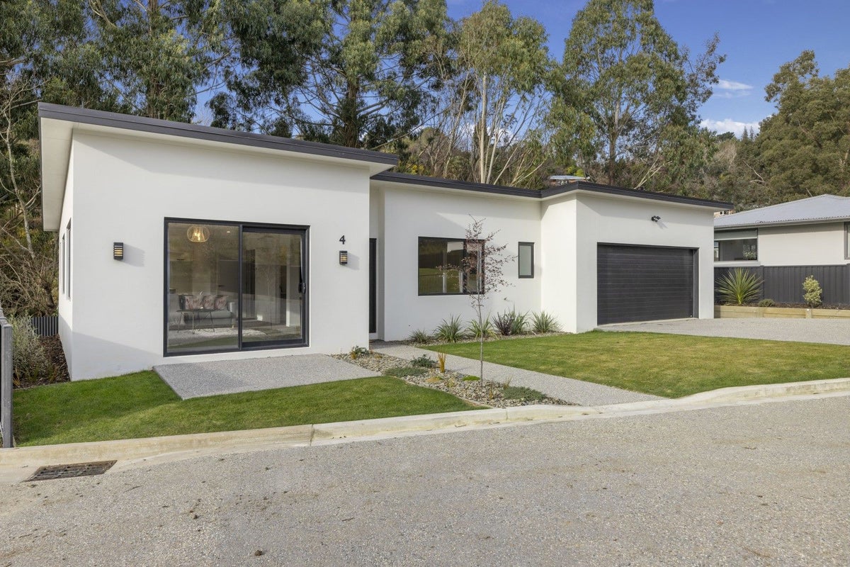 4 Rose Drive, Concord, Dunedin - Carousel 1
