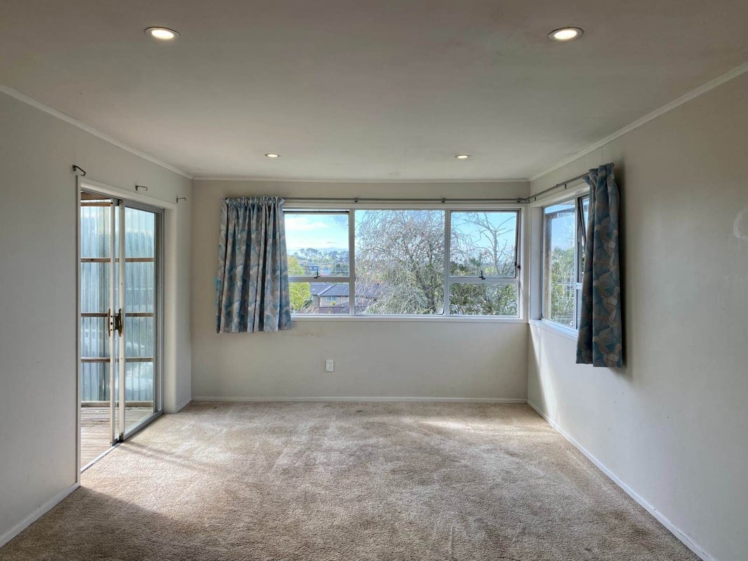 4 Kama Place, Sunnynook, Auckland - Carousel 2