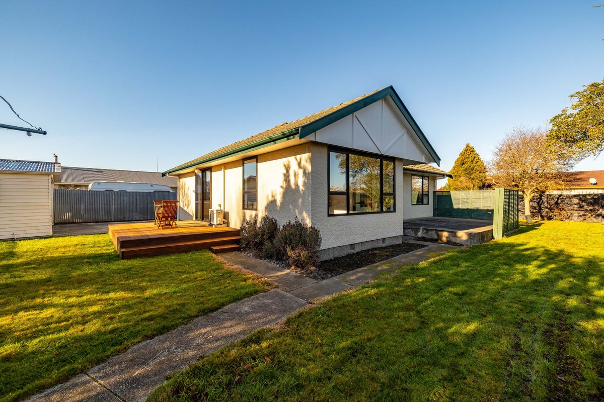 3 Gibson Drive, Hornby, Christchurch - Carousel 1