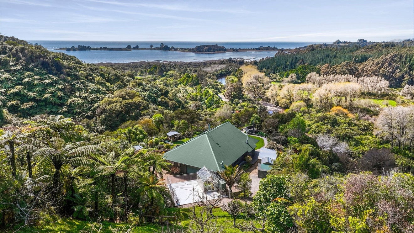 90 Matatua Road, Raumati Beach, Paraparaumu - Carousel 1