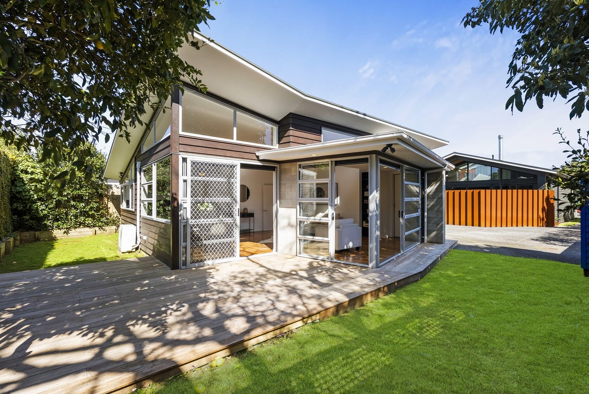 9A Newcastle Terrace, Mount Albert, Auckland - Carousel 1