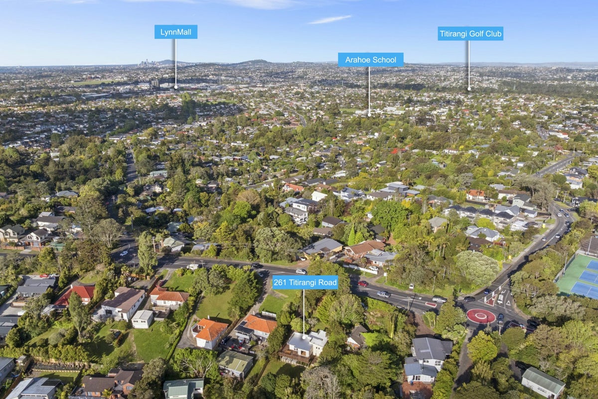 261 Titirangi Road, Titirangi, Auckland - Carousel 25