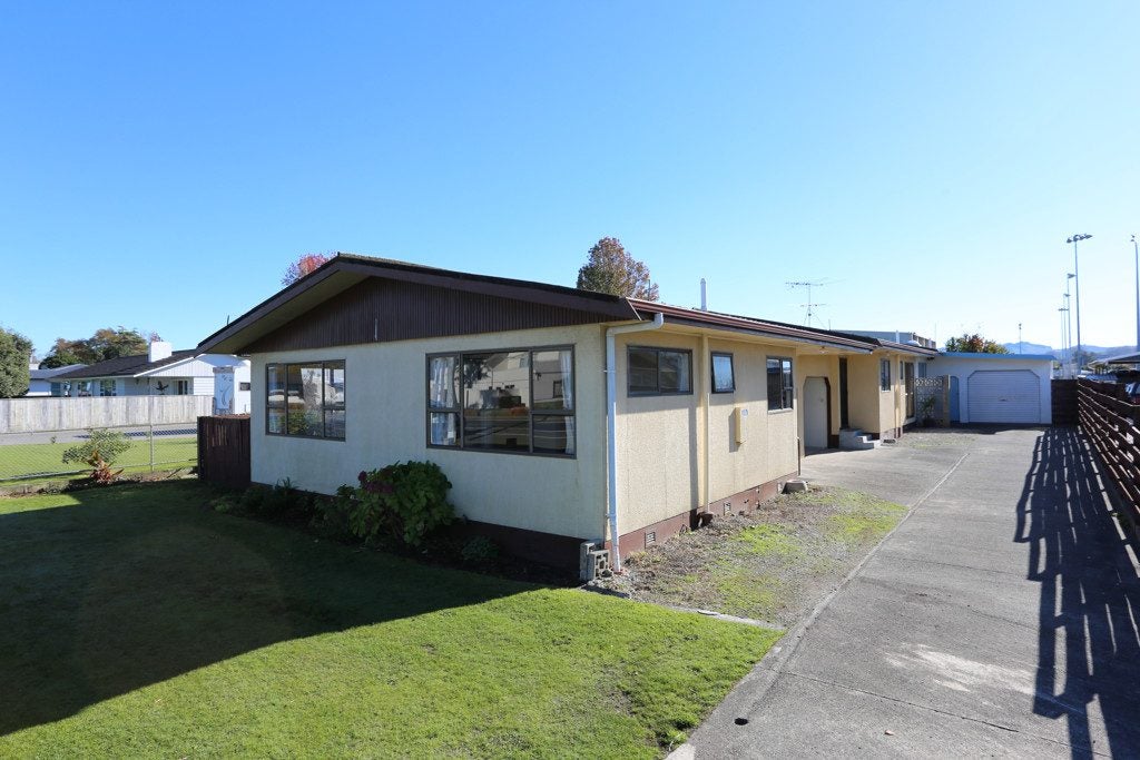 1/757 Gladstone Road, Te Hapara, Gisborne - Carousel 36