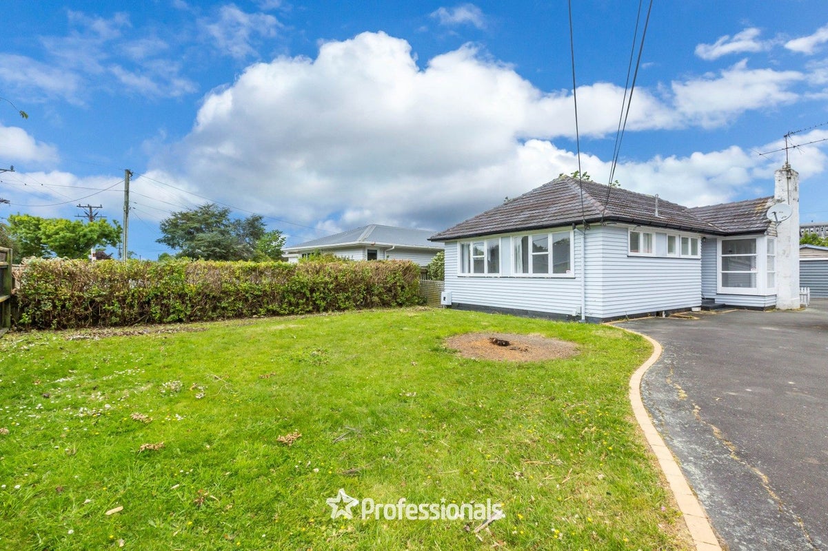 13 Marion Street, Silverstream, Upper Hutt - Carousel 2
