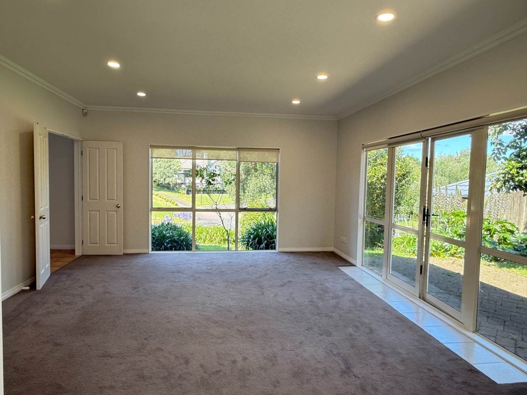 2 Opal Close, Rosedale, Auckland - Carousel 2