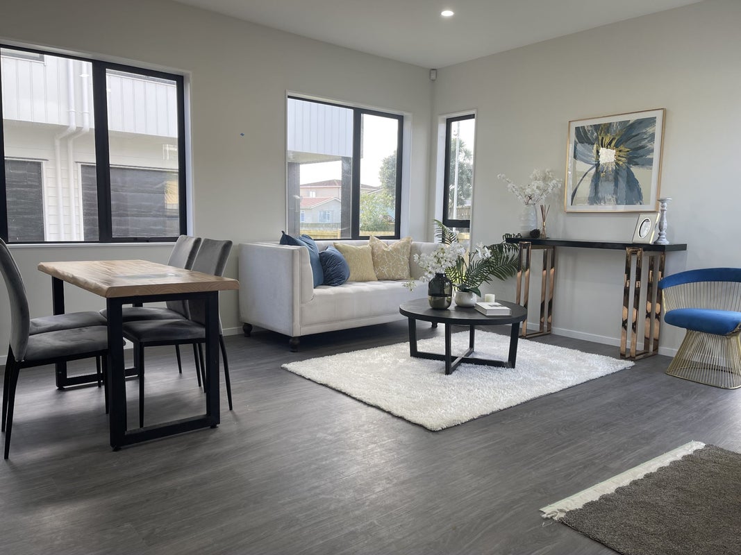 17D Kemble Close, Mangere, Auckland - Carousel 2