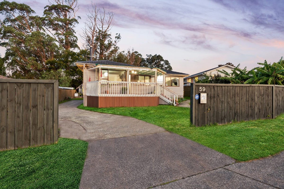 59 Luanda Drive, Ranui, Auckland - Carousel 1