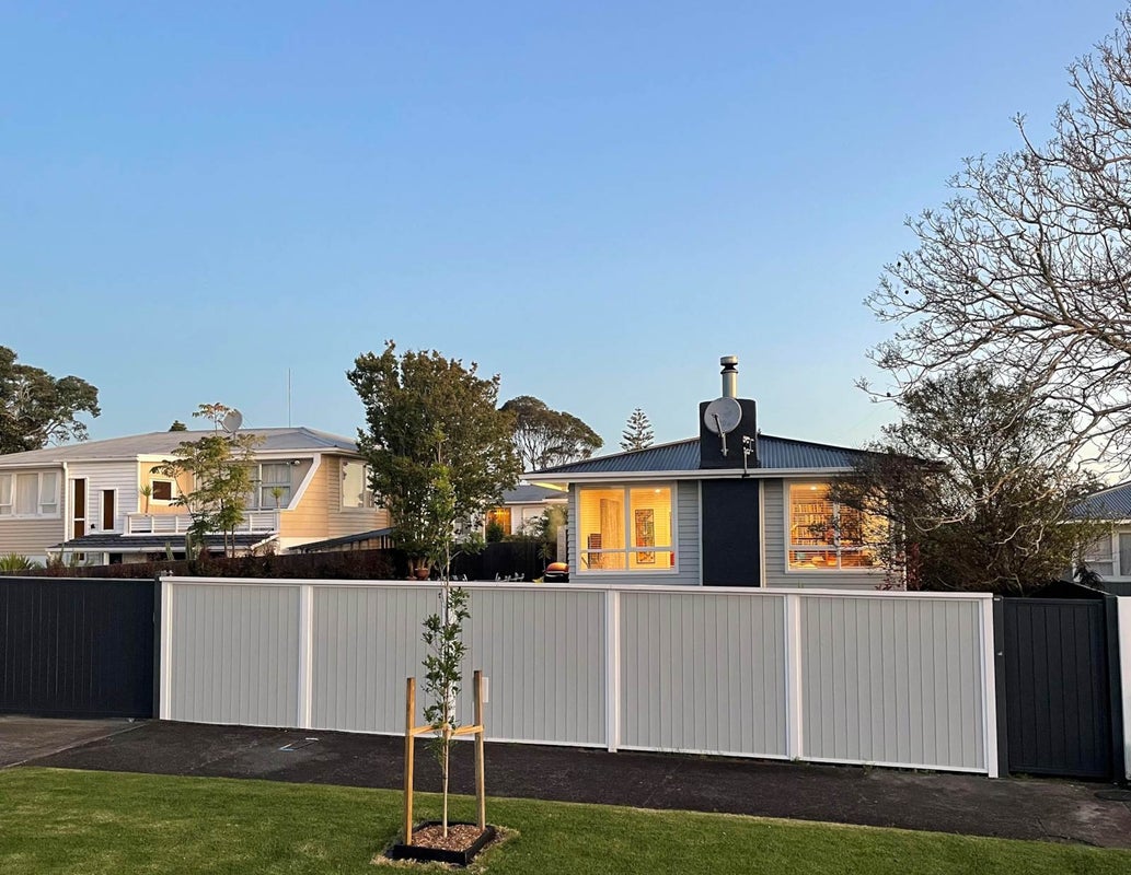 148 Avondale Road, Avondale, Auckland - Carousel 2