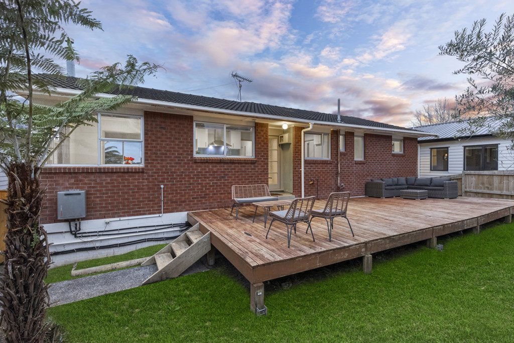 1A Mowbray Place, Sunnynook, Auckland - Carousel 2