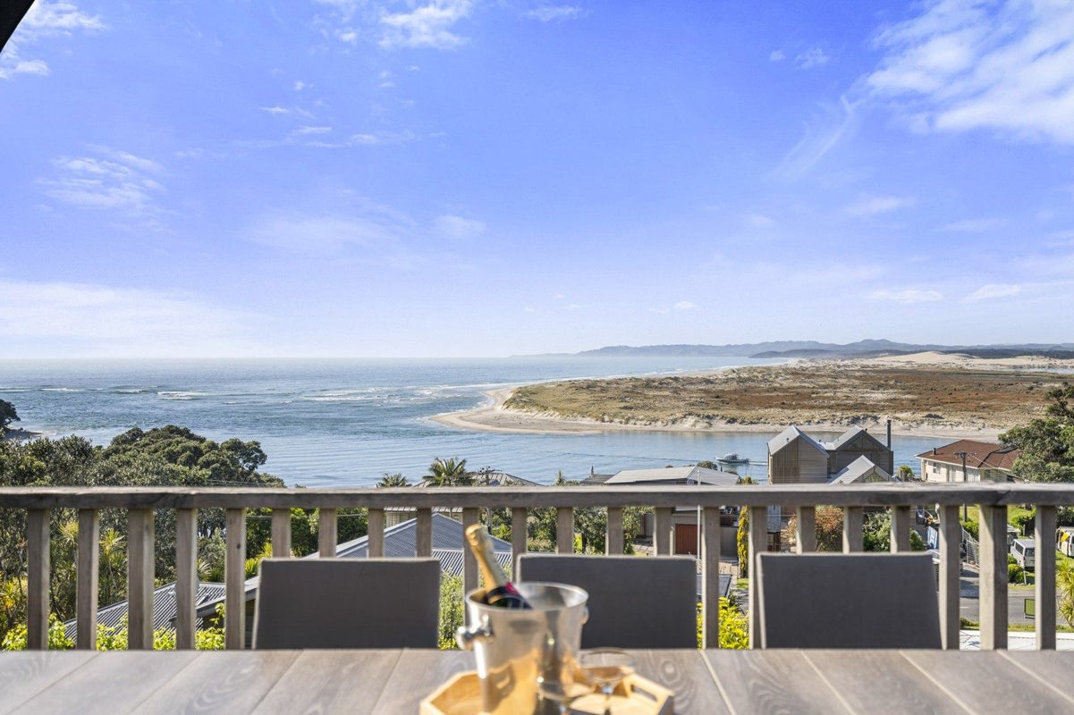 123 Wintle Street, Mangawhai Heads, Mangawhai - Carousel 2