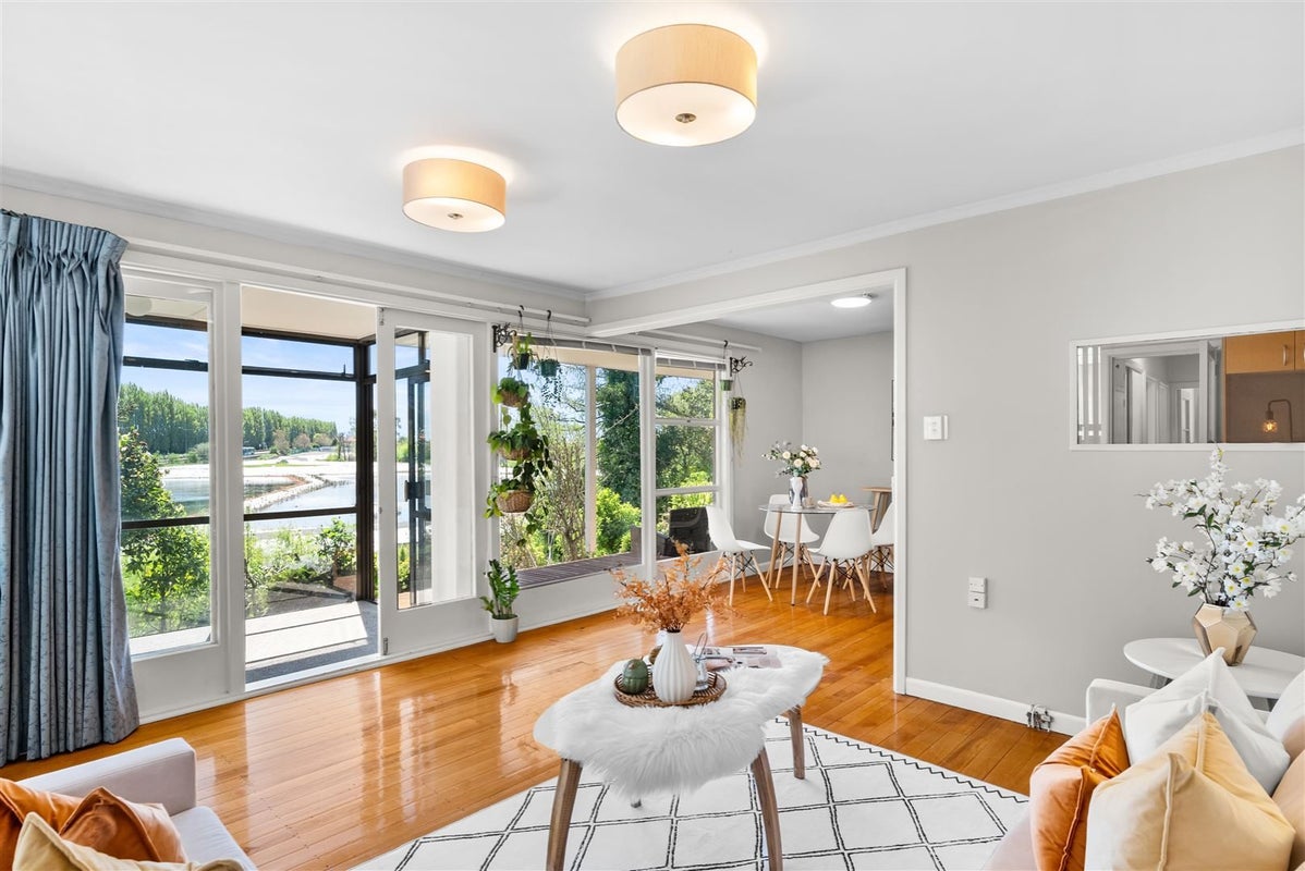 7A Cunliffe Road, Redwood, Christchurch - Carousel 2