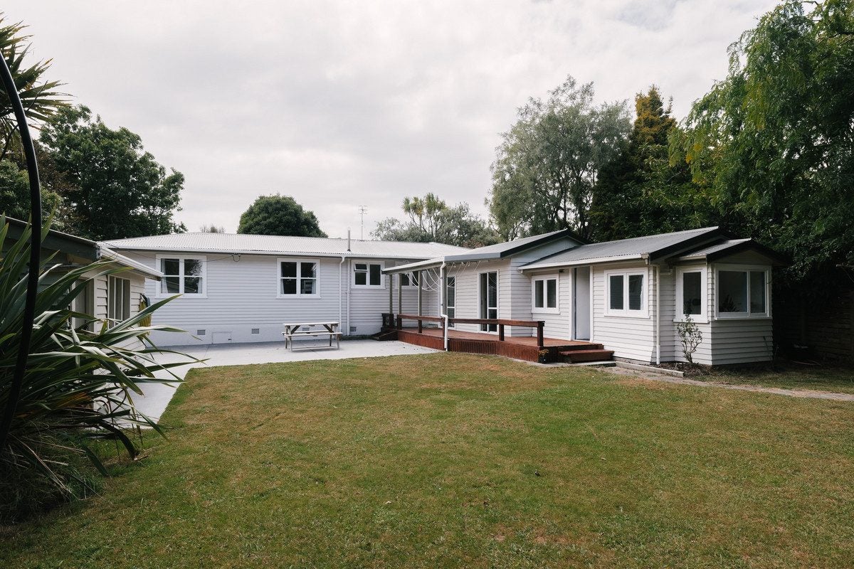 4 Williams Terrace, Fitzherbert, Palmerston North - Carousel 1