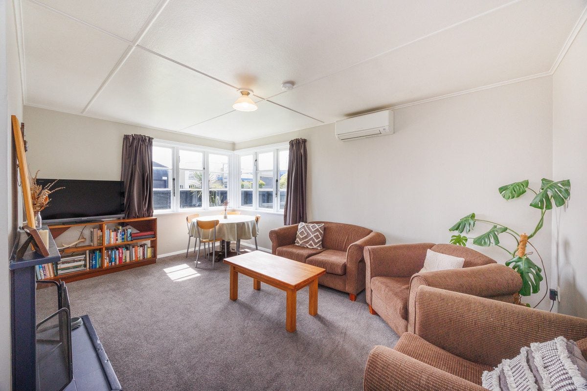 918 Tremaine Avenue, Roslyn, Palmerston North - Carousel 2