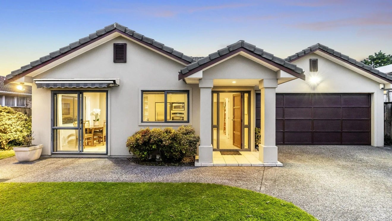 5 Turama Road, Royal Oak, Auckland - Carousel 1