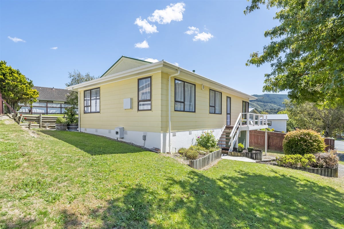 98 Gemstone Drive, Birchville, Upper Hutt - Carousel 19