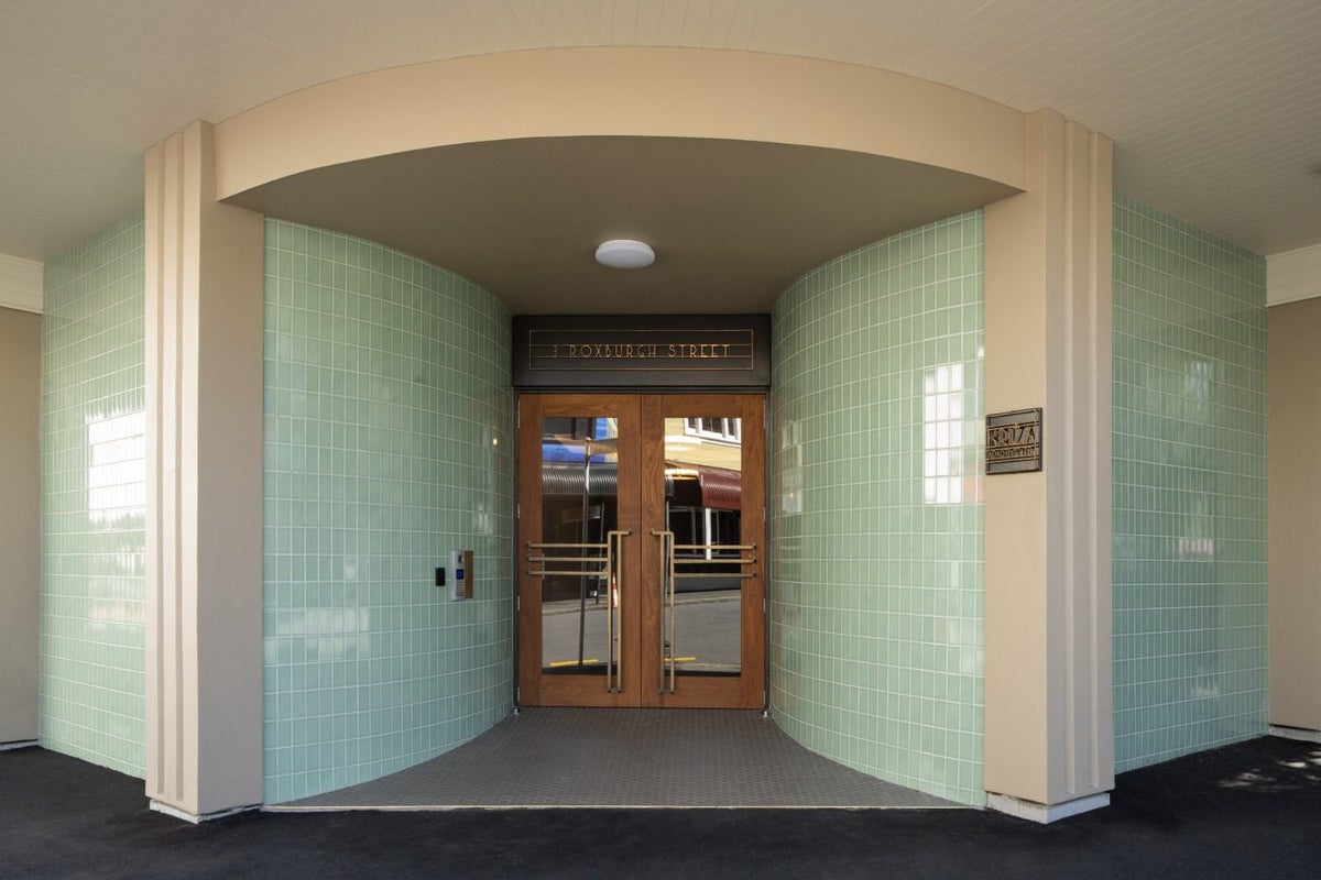 201/3 Roxburgh Street, Mount Victoria, Wellington - Carousel 2