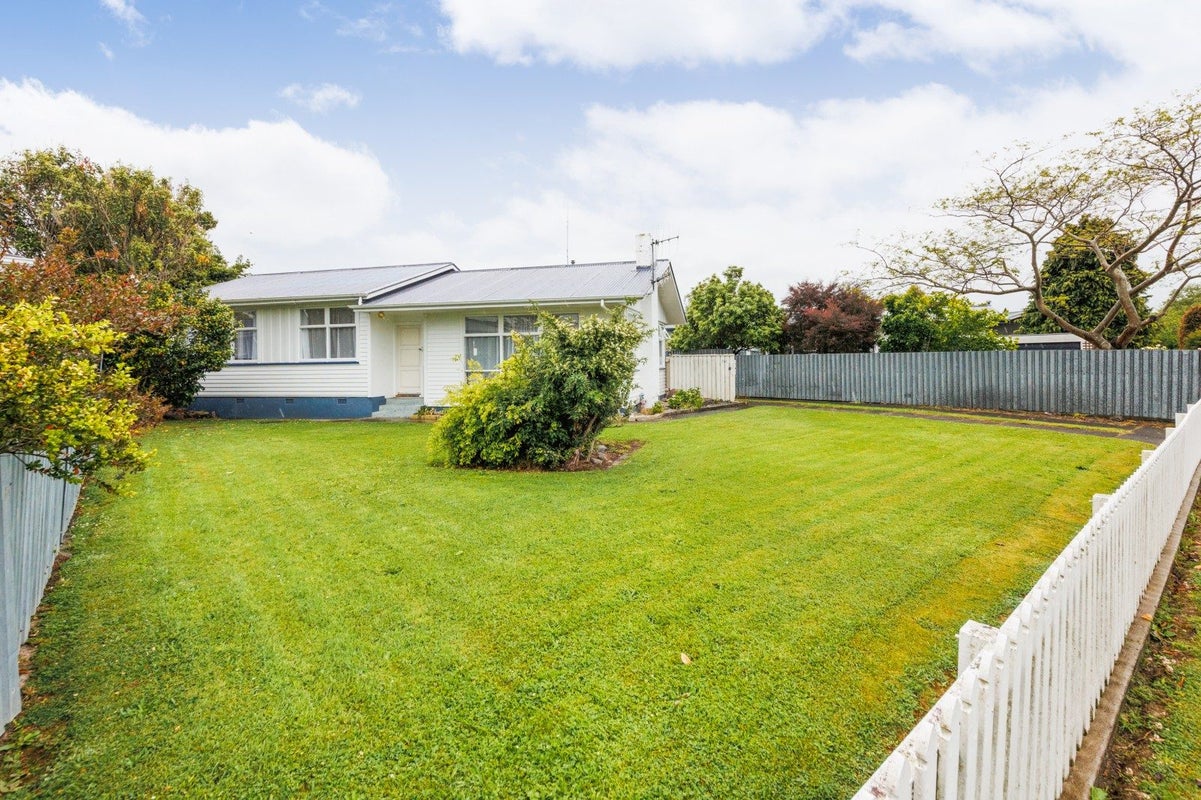 188 Milson Line, Milson, Palmerston North - Carousel 12