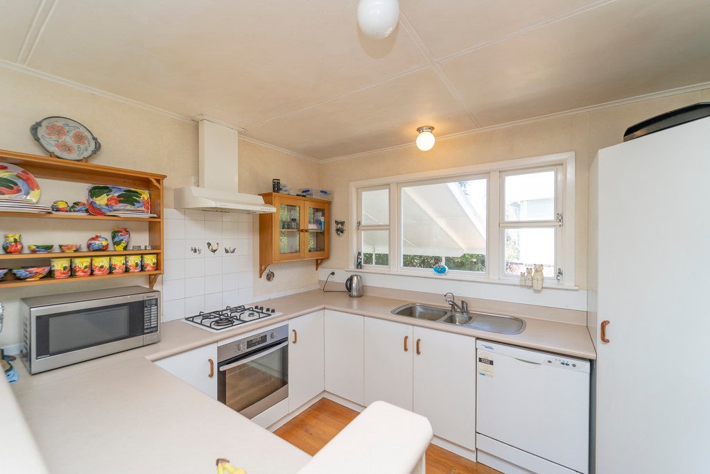 11 King Edward Street, Lansdowne, Masterton - Carousel 2