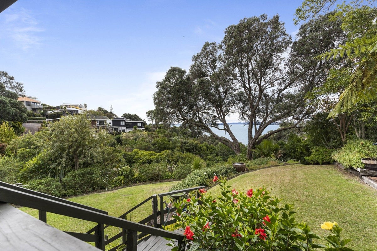 14 Tui Vale Road, Shelly Park, Auckland - Carousel 2