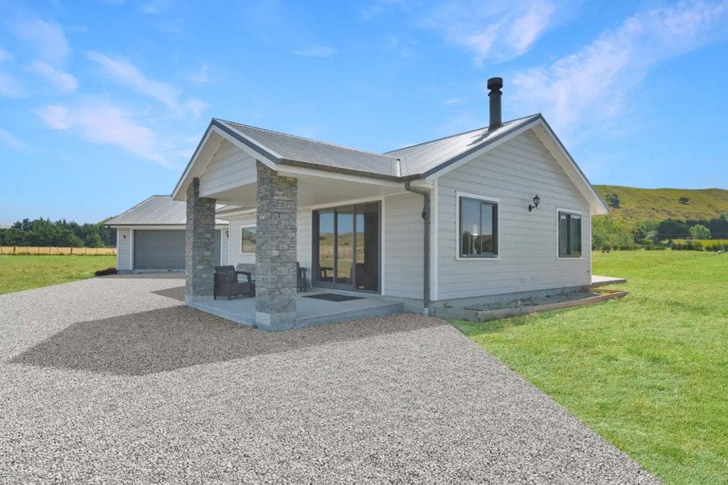 117 Ruakokoputuna Road, Ruakokoputuna, Martinborough - Carousel 2