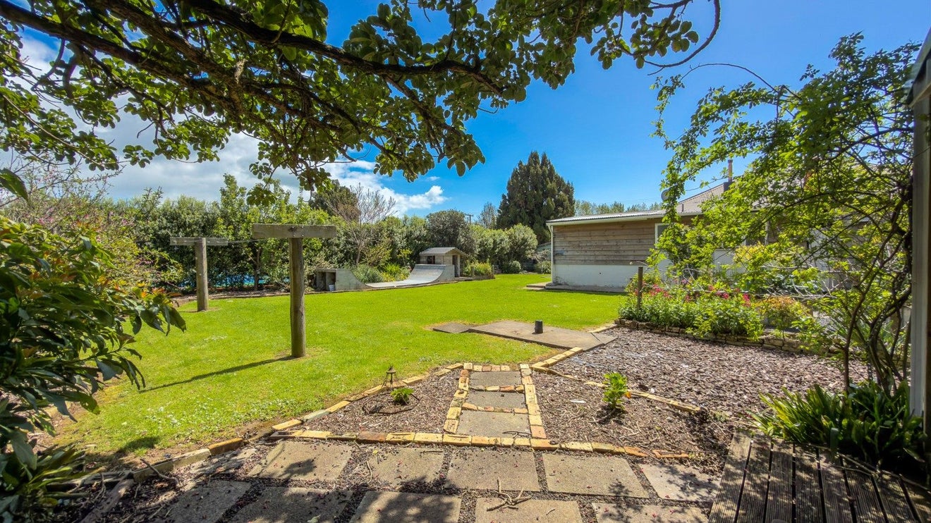 16 Puriri Valley Road, Puriri, Thames - Carousel 21