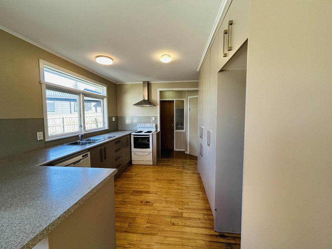 156 Astley Avenue, New Lynn, Auckland - Carousel 2