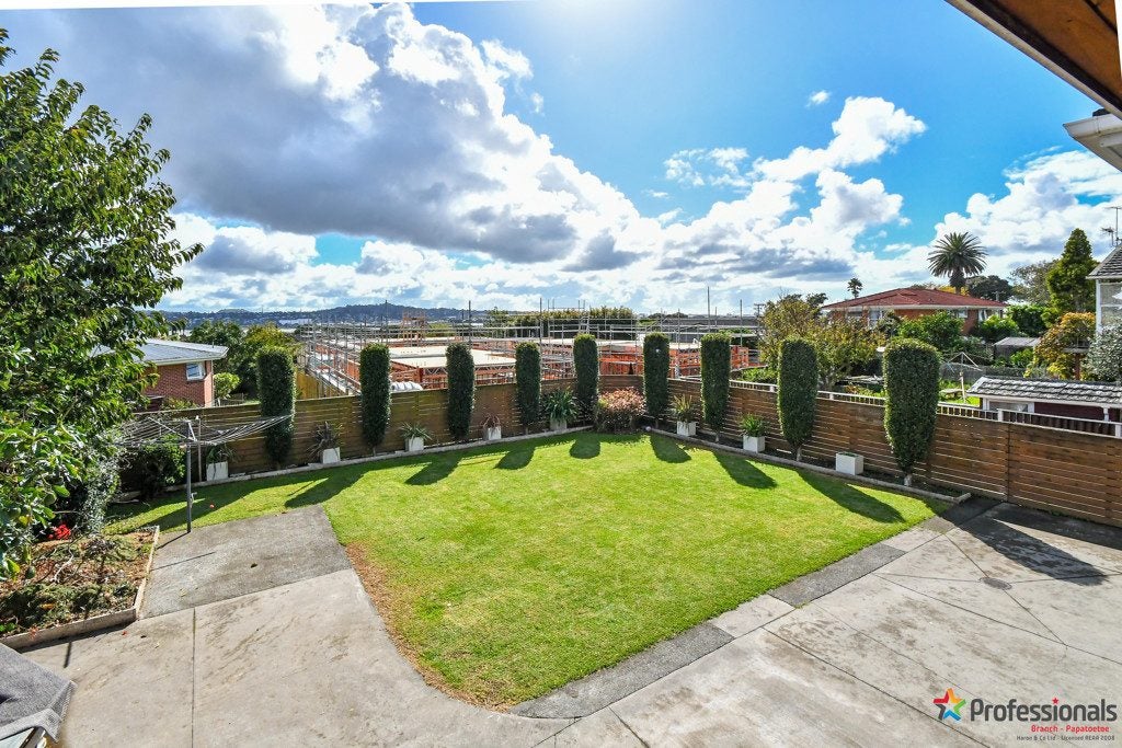 54 Church Road, Mangere Bridge, Auckland - Carousel 11