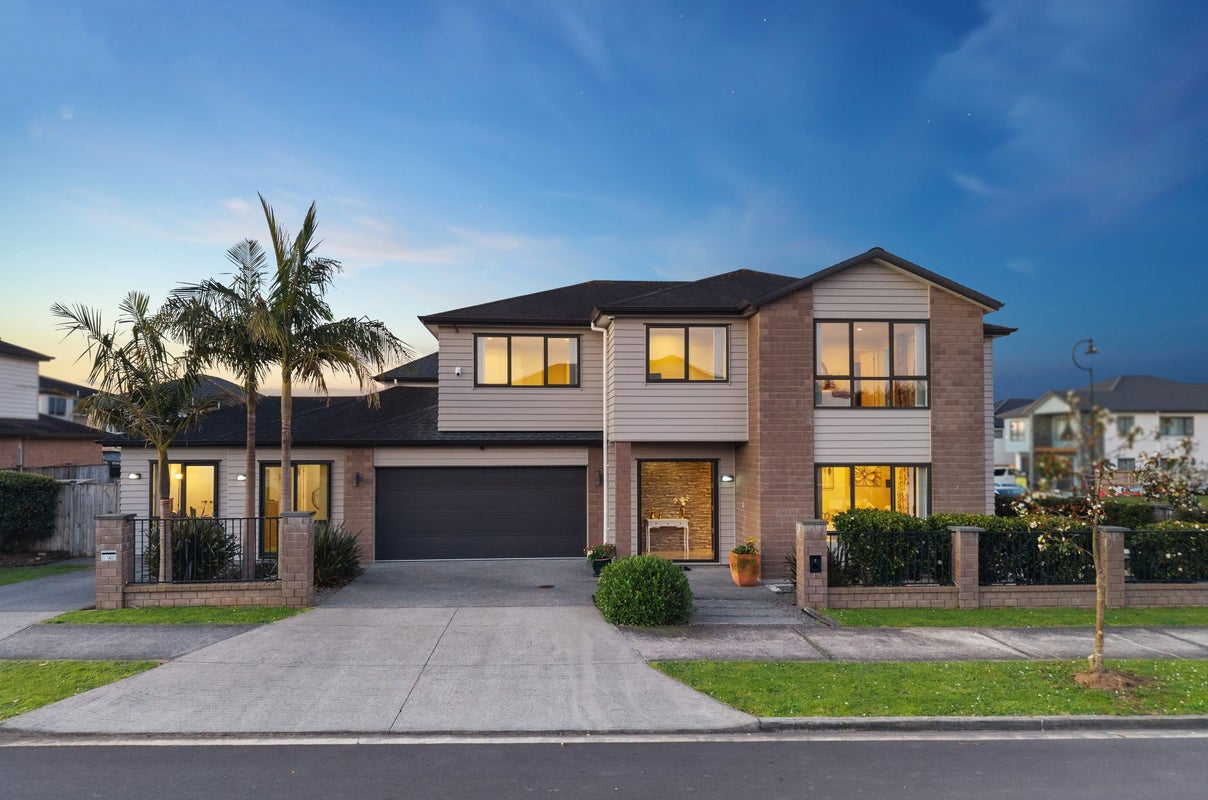 1 & 1A Ballyholey Drive, Flat Bush, Manukau City, Auckland - Carousel 2