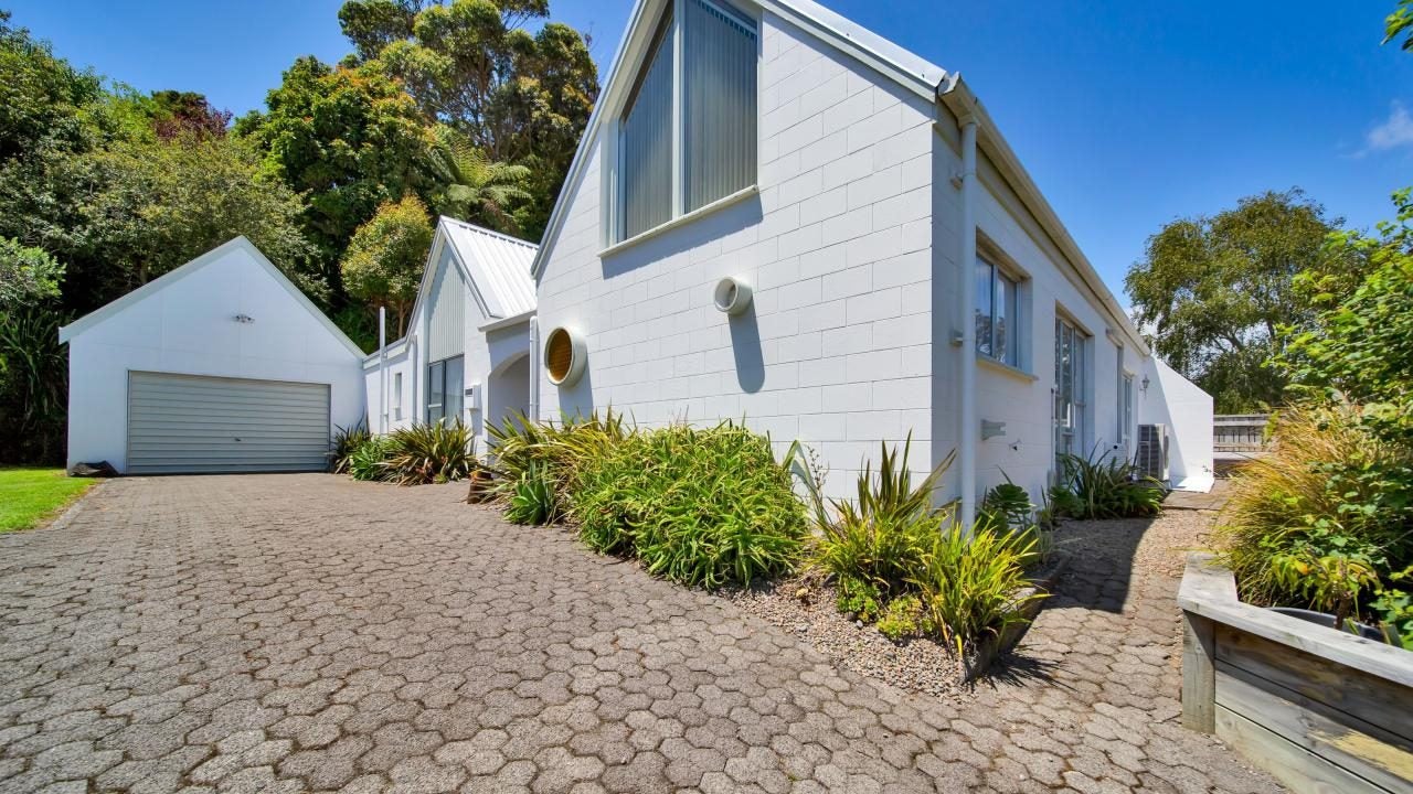 13 Ambury Place, Merrilands, New Plymouth - Carousel 16