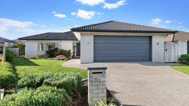 15 Tongeren Square, Karaka, Papakura - Carousel 1