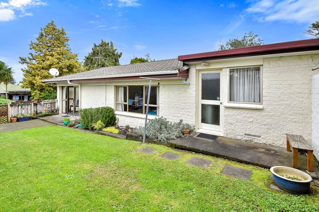 1/62A Alfriston Road, Manurewa East, Auckland - Carousel 1