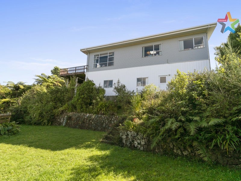 12 Taieri Crescent, Kelson, Lower Hutt - Carousel 2