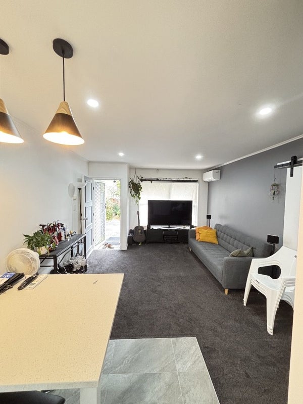 3/35 Brixton Road, Balmoral, Auckland - Carousel 1